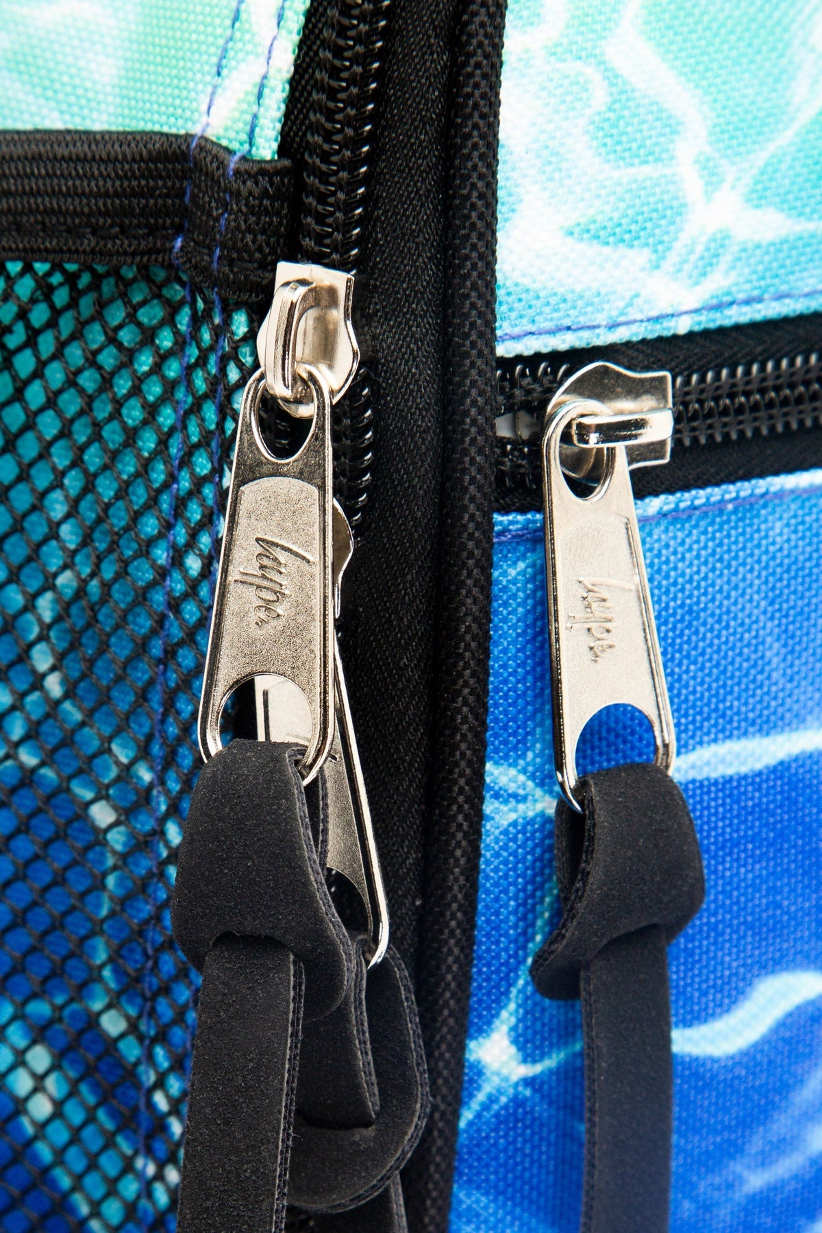 Hype Blue Pool Fade insulated lunch bag — close-up of logo and design details